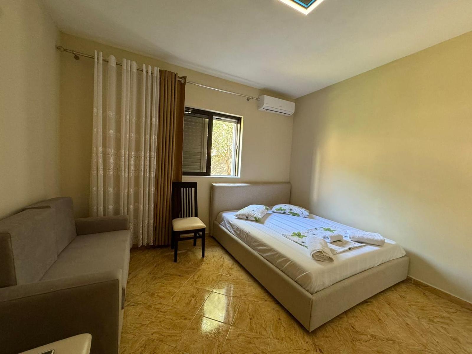 Miri Apartments Саранда Екстер'єр фото